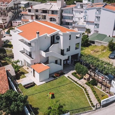 Apartments Radosevic ウルツィニ エクステリア 写真
