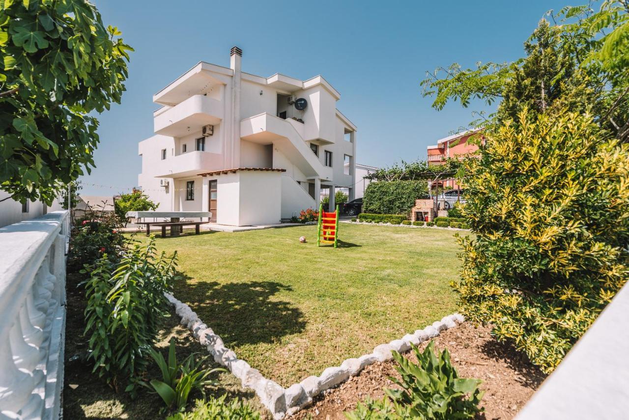 Apartments Radosevic ウルツィニ エクステリア 写真