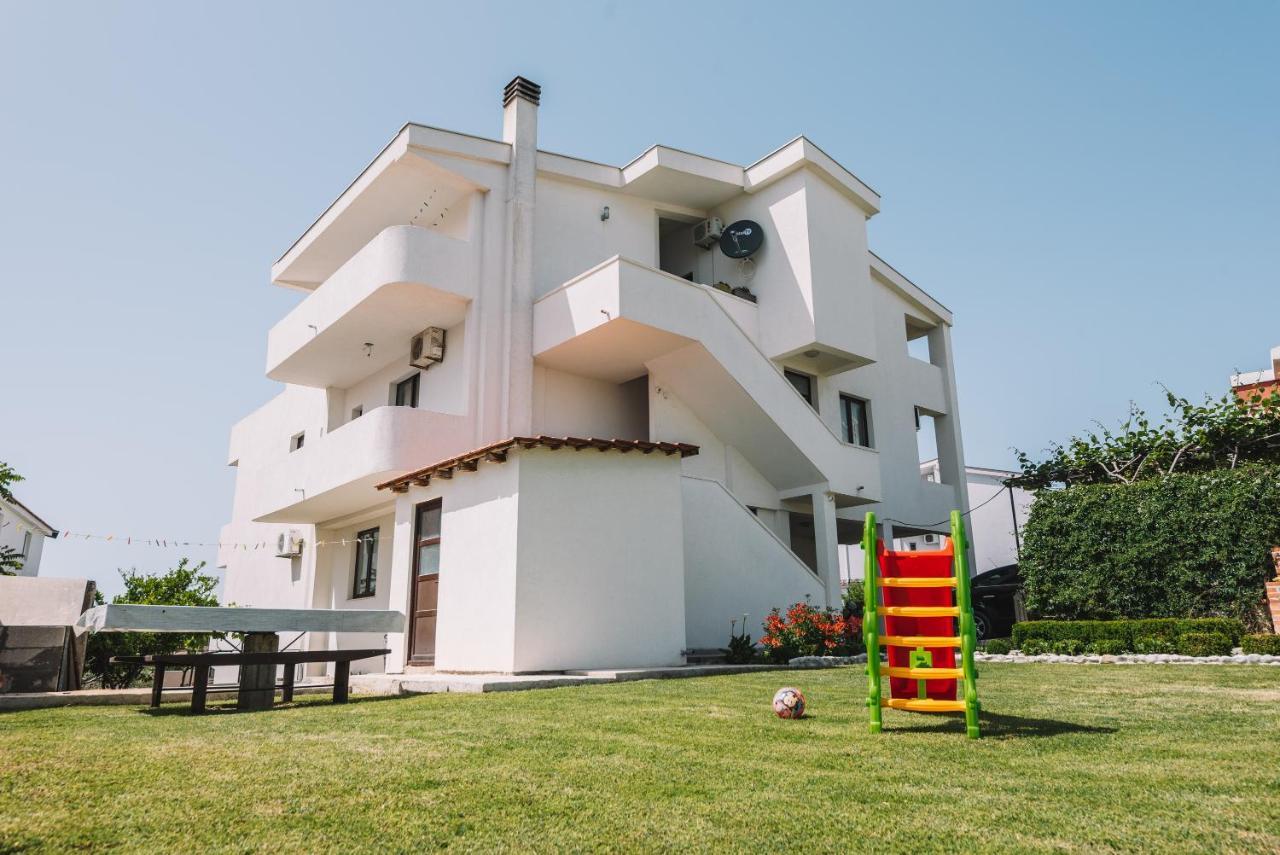 Apartments Radosevic ウルツィニ エクステリア 写真