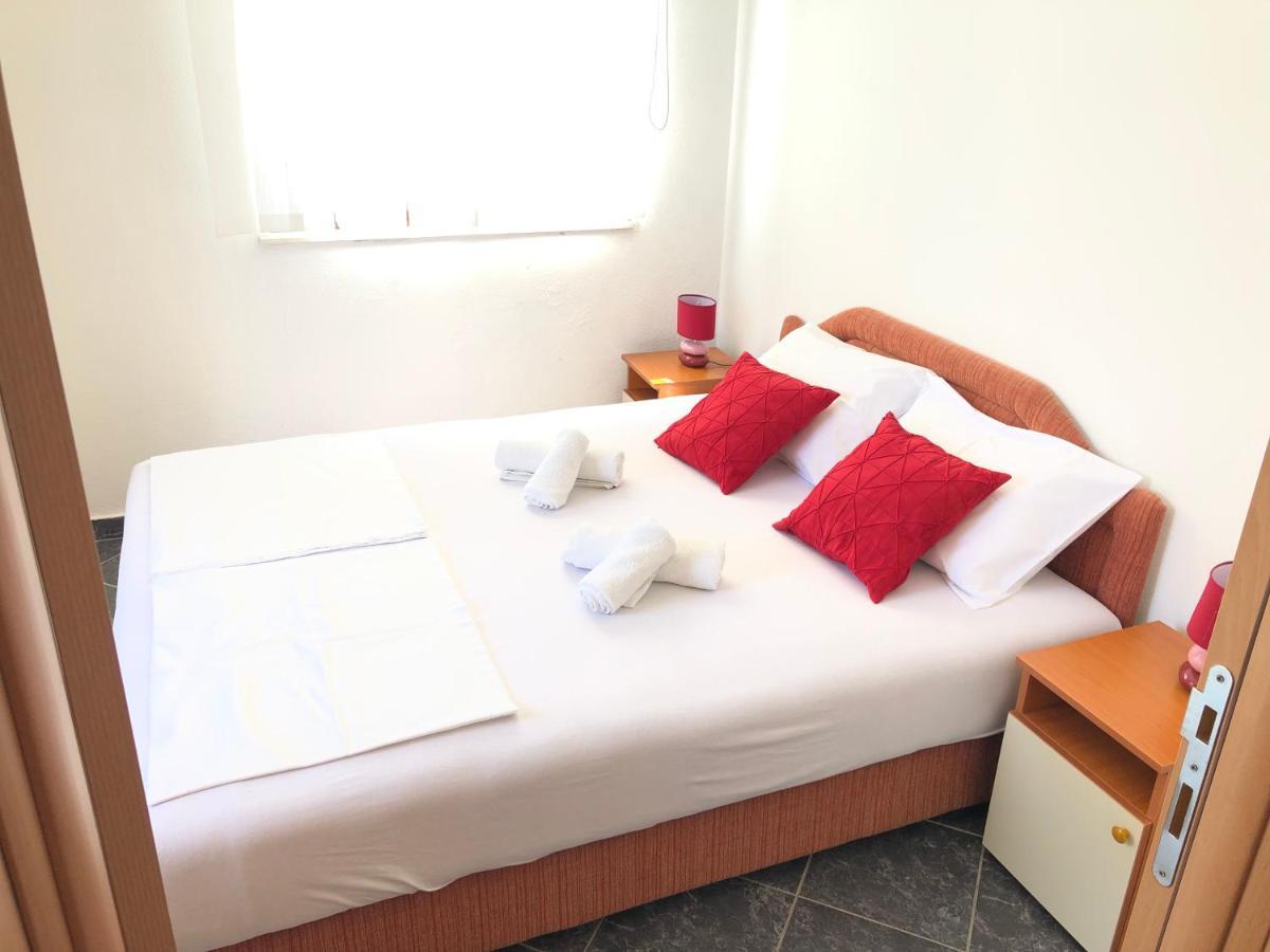 Apartments Radosevic ウルツィニ エクステリア 写真