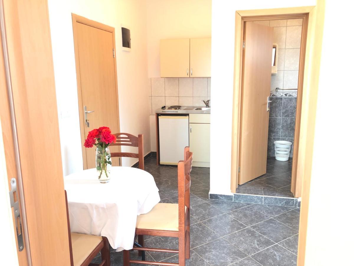 Apartments Radosevic ウルツィニ エクステリア 写真