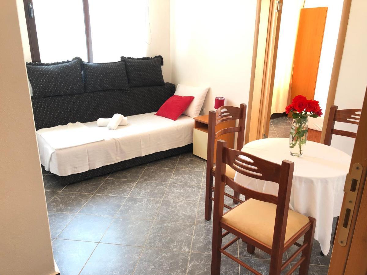 Apartments Radosevic ウルツィニ エクステリア 写真