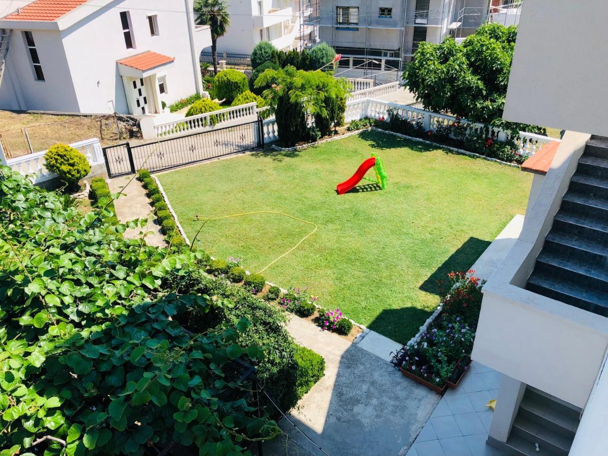 Apartments Radosevic ウルツィニ 部屋 写真