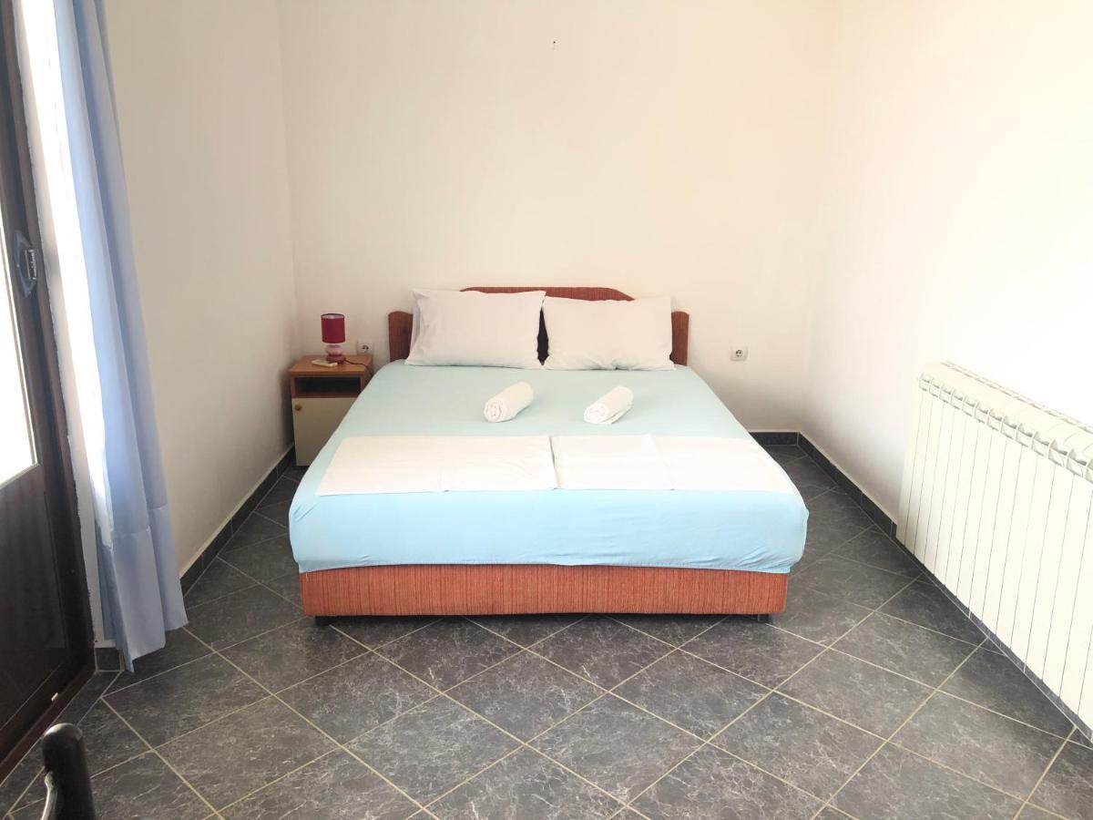 Apartments Radosevic ウルツィニ エクステリア 写真